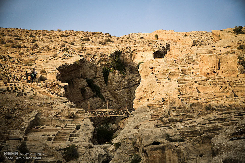 گورستان_صخره_ای_سیراف